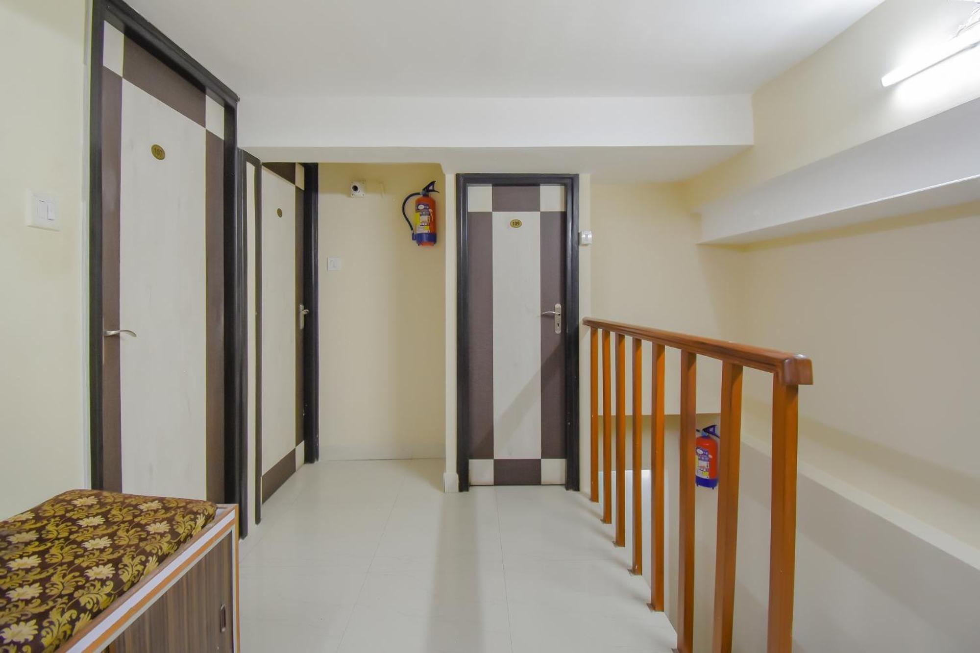 Hotel O Lindsay Inn Guest House Calcutta Calcutta Bara Bazar Extérieur photo