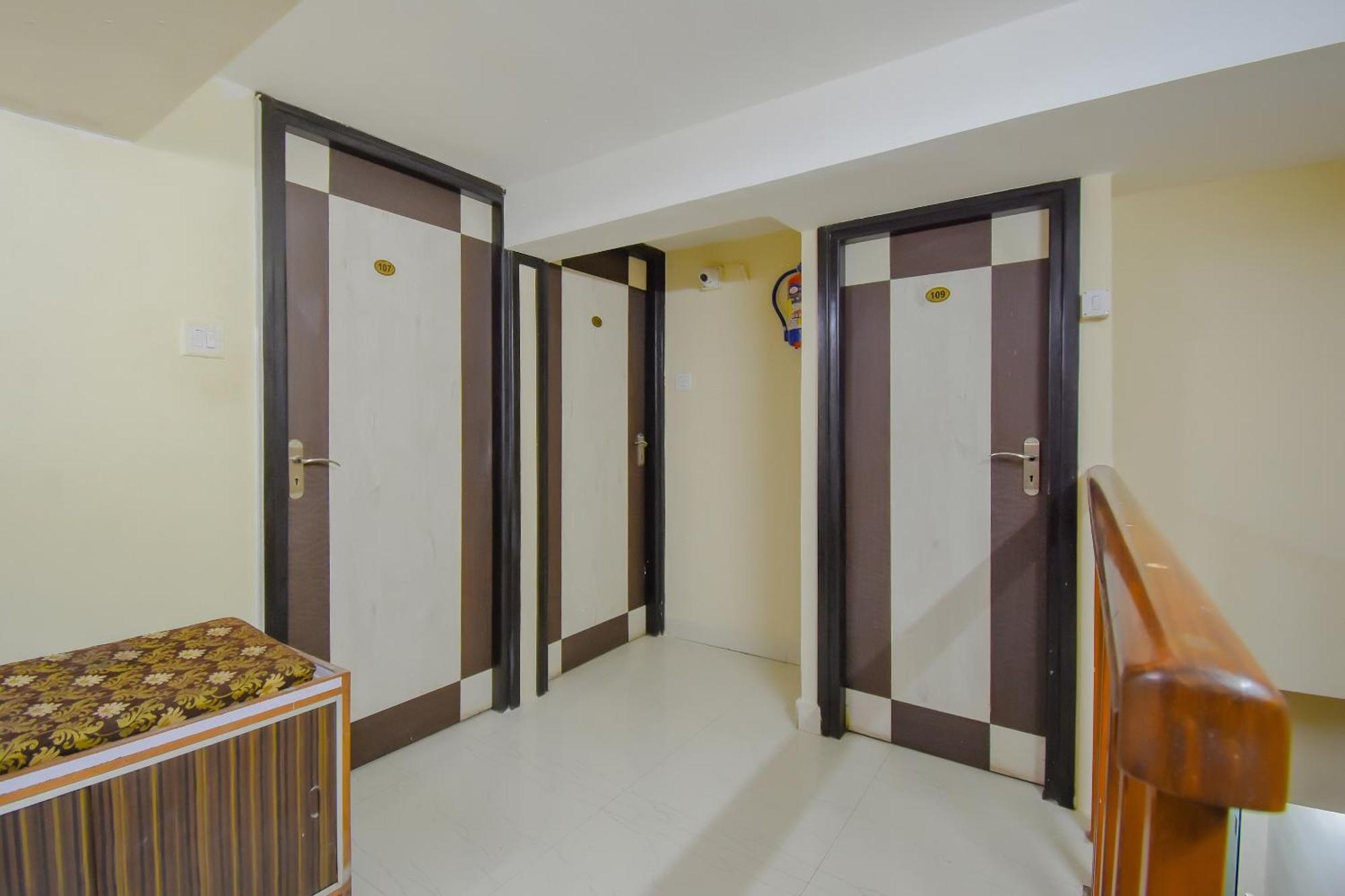 Hotel O Lindsay Inn Guest House Calcutta Calcutta Bara Bazar Extérieur photo